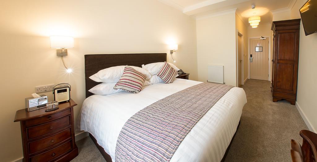 The Bishops Table Hotel Farnham  Exterior photo