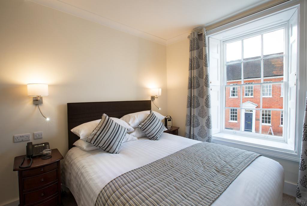 The Bishops Table Hotel Farnham  Exterior photo